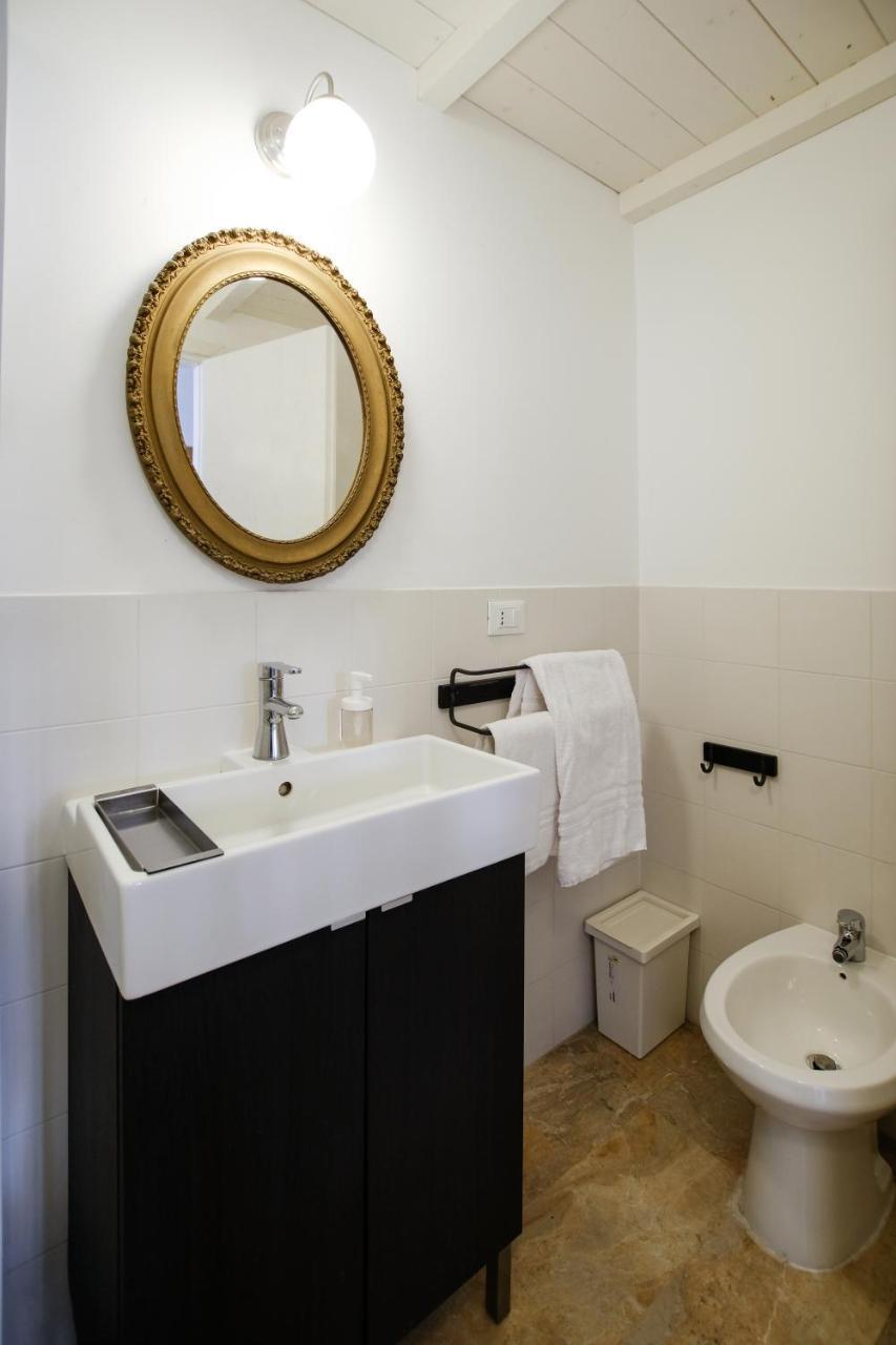 Spacious Apartment With Big Terrace At Colosseum Rome Extérieur photo